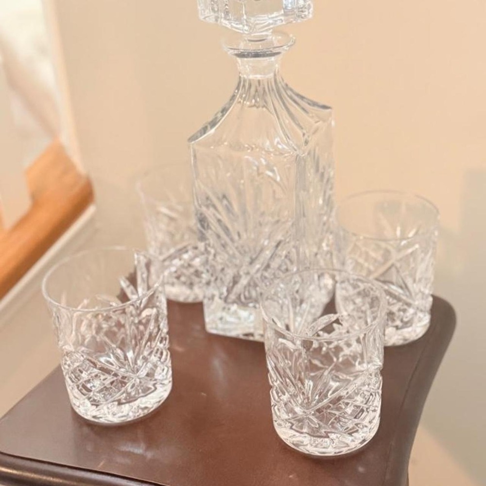 Crystal Decanter Set with Four Matching Tumbler Glasses - Picture 3 of 7